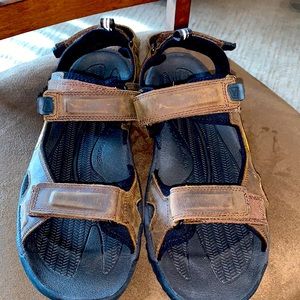 Virtually brand new Men’s Keen Targhee III Open Toe Sandals size 12 bison/mulch